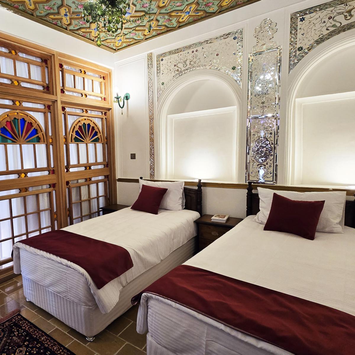 Ayeneh Room