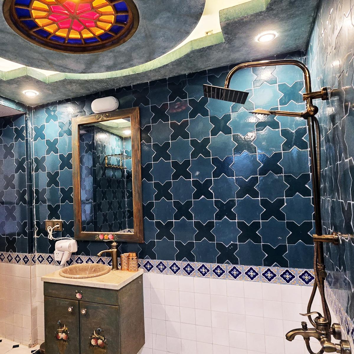 Shahneshin Room